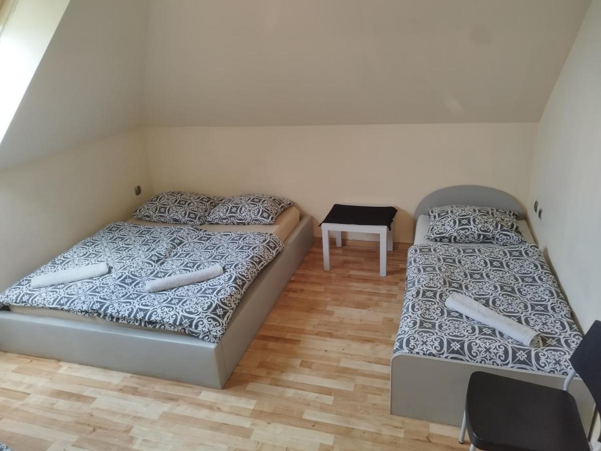 Ceramika Boleslawiec - Pensjonat Buitenkant foto